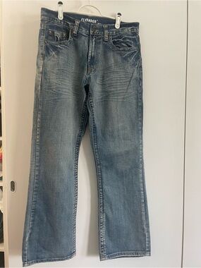 Flypaper Men’s Bootcut Light Blue Washed Jeans